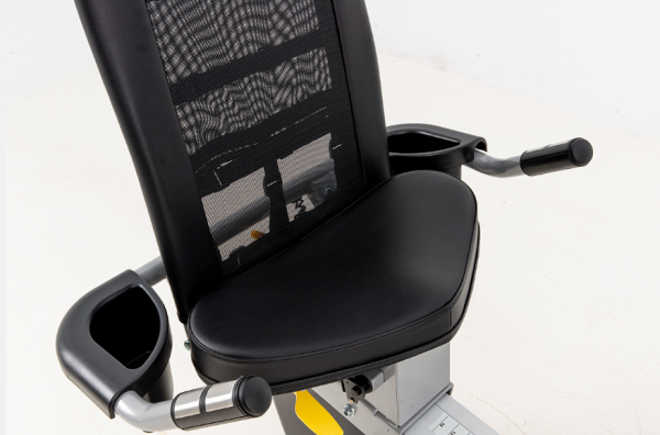 Реабилитационный велотренажер Spirit Fitness LR660