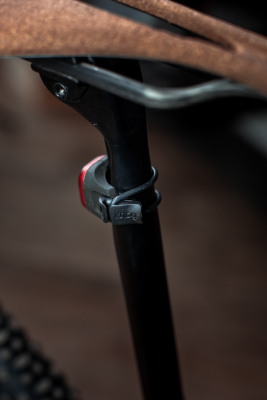 Фонарь задний Knog Blinder Mini Square Rear
