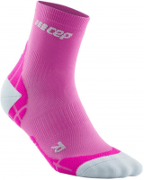 Женские ультралегкие спортивные компрессионные носки  CEP Ultralight Short Socks / Розовый