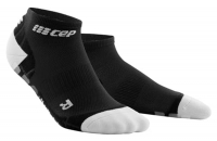 Женские ультралегкие спортивные компрессионные носки  CEP PRO Ultralight Low Cut Socks / Черный