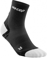Мужские ультралегкие спортивные компрессионные носки CEP Ultralight Short Socks / Черный