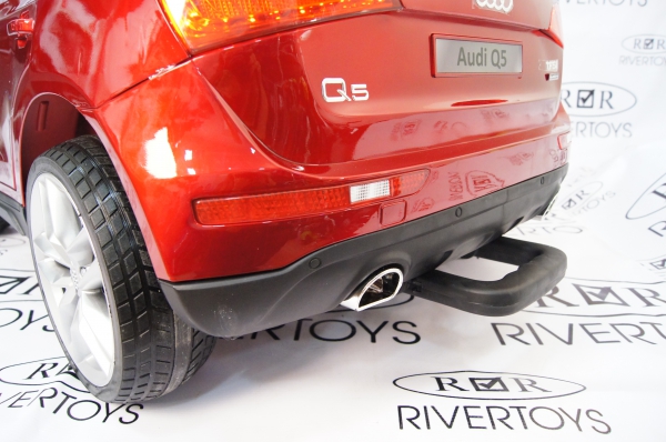 Электромобиль RiVeRToys AUDI Q5