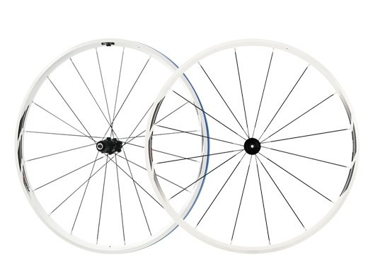 Колеса для велосипеда Shimano RS21 переднее и заднее, 28", белого цвета EWHRS21FRCGY