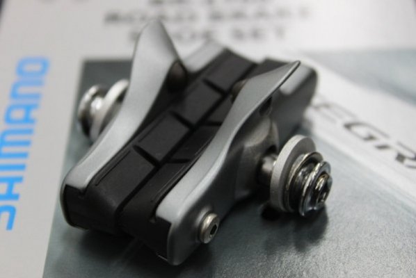 Тормозные колодки SHIMANO R55C3 шоссейные для BR-6700, пара Y8G698080