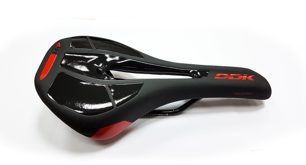Седло DDK D3735 Race Comfort, стальная рамка, черное 274х143mm
