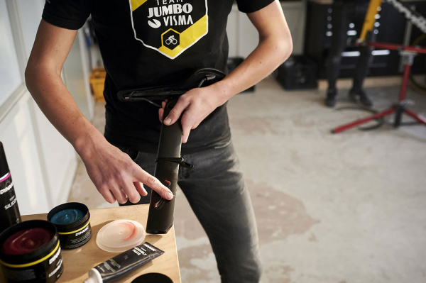 Паста монтажная Dynamic Carbon Assembly Paste,  400 гр.