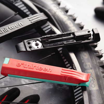 Монтажки с ремкомплектом E THIRTEEN Tire Lever Plug Kit Black