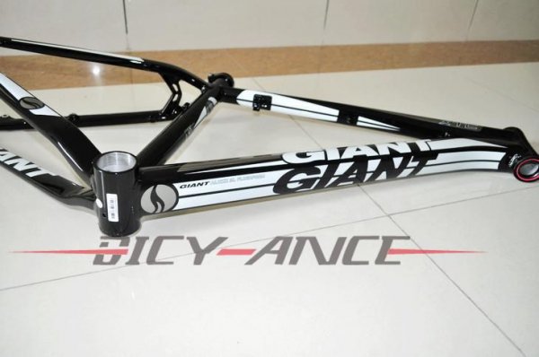 Алюминиевая рама для горного велосипеда Giant 2012XTC FR (mtb bike frame) 26*16/18inch (черный-белый)