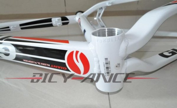 Алюминиевая рама для горного велосипеда Giant 2012XTC FR (mtb bike frame) 26*16/18inch (белый-красный-черный)