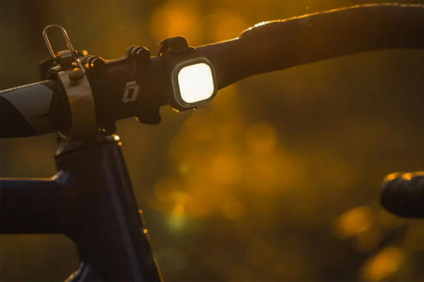 Велофонарь Knog Blinder Mini Square, передний