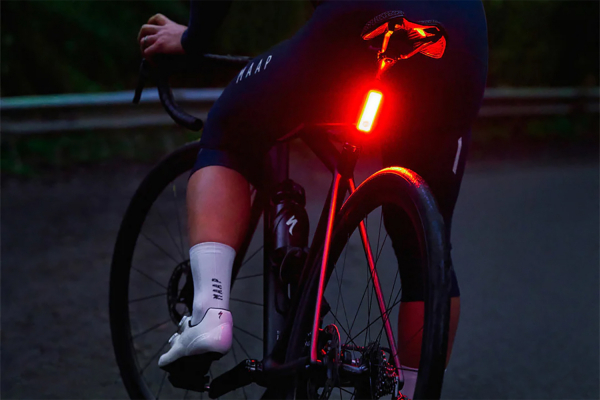 Велофонарь задний Knog Blinder R-150