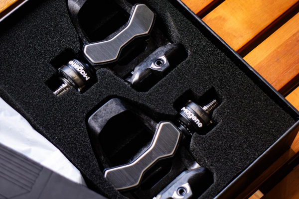 Измеритель мощности Magene P715, педальный, шип шоссейный Shimano SPD-SL, тип PM