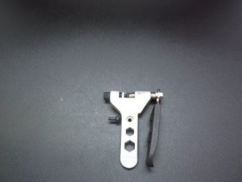 Выжимка BIKE HAND YC-333 с прорезями в ручке под гайки 8/9/10мм + монтажка