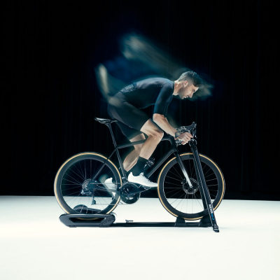 Велостанок Wahoo KICKR Rollr V2